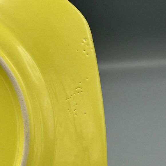 HB Henriot Quimper SOLEIL YELLOW Breton Woman Octagonal 10 1/4" Dinner Plate - Picture 5 of 8